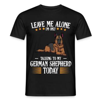 Je ne parle qu’à mon berger allemand - T-shirt homme - noir - Devant - AI Model Male 178 light (178cm)
