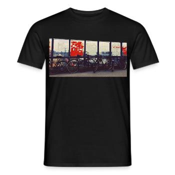 Bicycle convoy at the railway fence - Men's T-Shirt - black - Front - AI Model Male 178 light (178cm)