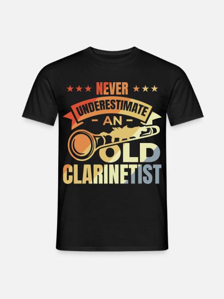 Never underestimate old clarinetists - Men's T-Shirt - black