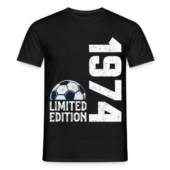 Fußball in limitierter Auflage zum 50-jährigen - Männer T-Shirt - Schwarz - Vorne - AI Model Male 178 light (178cm)