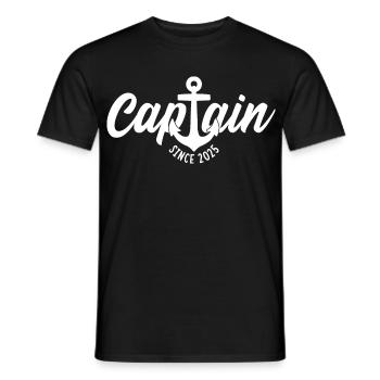 CAPITAINE DEPUIS 2025 - T-shirt homme - noir - Devant - AI Model Male 178 light (178cm)