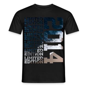 LIMITED EDITION 2014 12 JAHRE 12. GEBURTSTAG - Männer T-Shirt - Schwarz - Vorne - AI Model Male 178 light (178cm)