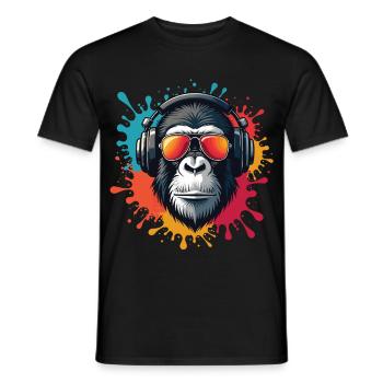 Retro Gorilla mit Helm und Sonnenbrille - Männer T-Shirt - Schwarz - Vorne - AI Model Male 178 light (178cm)