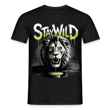 Stay Wild Spruch mit Löwe / Löwenkopf - Männer T-Shirt - Schwarz - Vorne - AI Model Male 178 light (178cm)