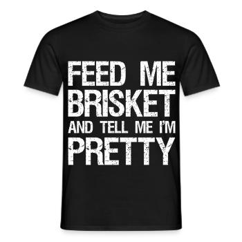 Feeds Me Brisket And Tell Me I'm Pretty Retro BBQ  - Männer T-Shirt - Schwarz - Vorne - AI Model Male 178 light (178cm)