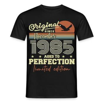 Novembre 1985 Anniversaire 1985 november 1985  - T-shirt homme - noir - Devant - AI Model Male 178 light (178cm)
