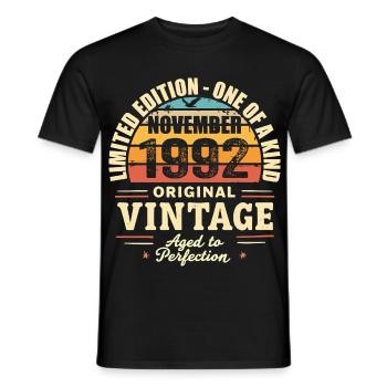 November 1992 Bestes Geschenk 1992 - November 1992 - Männer T-Shirt - Schwarz - Vorne - AI Model Male 178 light (178cm)