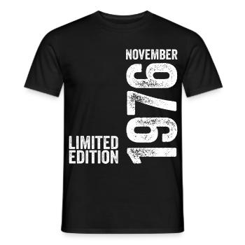 Novembre 1976 Édition Limitée Novembre 1976 - T-shirt homme - noir - Devant - AI Model Male 178 light (178cm)