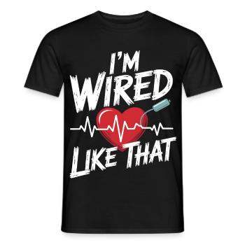 Ich bin vernetzt Herzschlag - Männer T-Shirt - Schwarz - Vorne - AI Model Male 178 light (178cm)