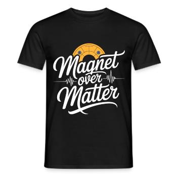 Technicien IRM Radiographiste aimant sur matière Technicien radiologie - T-shirt homme - noir - Devant - AI Model Male 178 light (178cm)