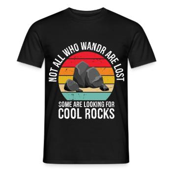 Not All Who Wander are Lost, Some are Looking - Männer T-Shirt - Schwarz - Vorne - AI Model Male 178 light (178cm)