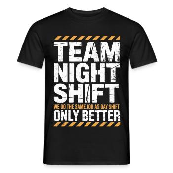 Équipe de nuit : Mieux que le jour - T-shirt homme - noir - Devant - AI Model Male 178 light (178cm)