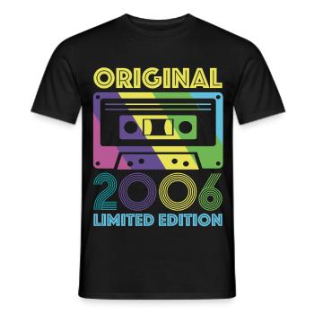Originalkassette 2006 20th Anniversary 20 Year Tee - Männer T-Shirt - Schwarz - Vorne - AI Model Male 178 light (178cm)