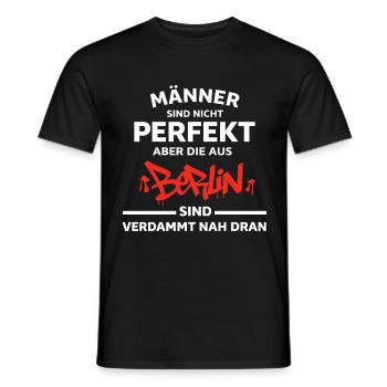Männer aus Berlin Spruch - Männer T-Shirt - Schwarz - Vorne - AI Model Male 178 light (178cm)