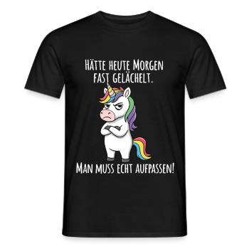 Fast gelächelt – Grummeliges Einhorn Morgenmuffel - Männer T-Shirt - Schwarz - Vorne - AI Model Male 178 light (178cm)