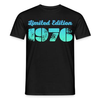 Vintage 1976 - Männer T-Shirt - Schwarz - Vorne - AI Model Male 178 light (178cm)