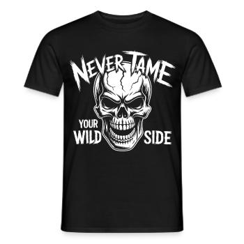 Never Tame Your Wild Side Skull – Gothic Design - Männer T-Shirt - Schwarz - Vorne - AI Model Male 178 light (178cm)