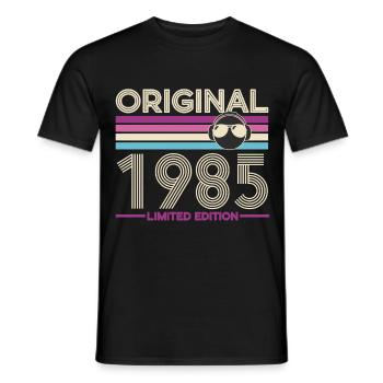 Originale Retro Limited Edition von 1985 - Männer T-Shirt - Schwarz - Vorne - AI Model Male 178 light (178cm)