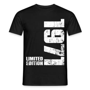 65 Year Old 1971 Man Woman Birthday Gift - Men's T-Shirt - black - Front - AI Model Male 178 light (178cm)