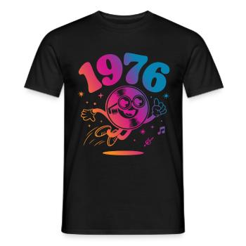 Vintage 1976 - Männer T-Shirt - Schwarz - Vorne - AI Model Male 178 light (178cm)