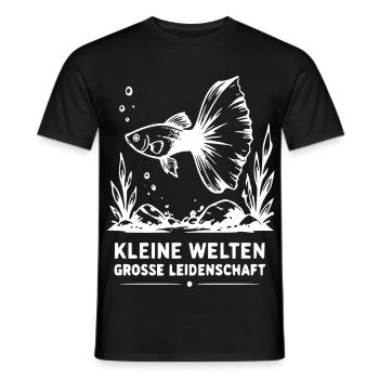 Kleine Welten, Große Leidenschaft Fisch - Männer T-Shirt - Schwarz - Vorne - AI Model Male 178 light (178cm)