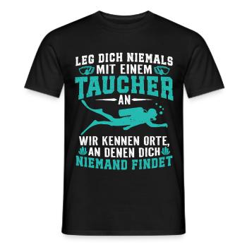 Leg dich niemals mit einem taucher tauchen - Männer T-Shirt - Schwarz - Vorne - AI Model Male 178 light (178cm)