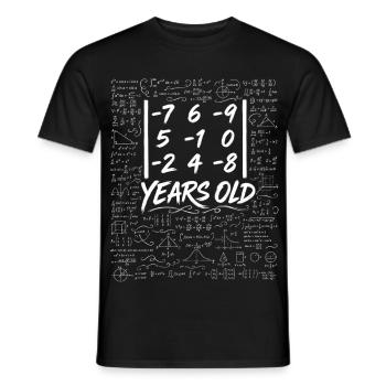 22. Jahr. Determinantenmatrix-Mathematik-Nerd lustig - Männer T-Shirt - Schwarz - Vorne - AI Model Male 178 light (178cm)