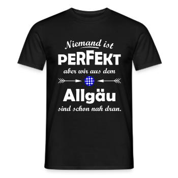 Allgäu-Pride: Niemand ist perfect - Männer T-Shirt - Schwarz - Vorne - AI Model Male 178 light (178cm)