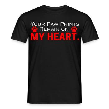 Pfotenabdrücke bleiben auf meinem Herzen - Männer T-Shirt - Schwarz - Vorne - AI Model Male 178 light (178cm)