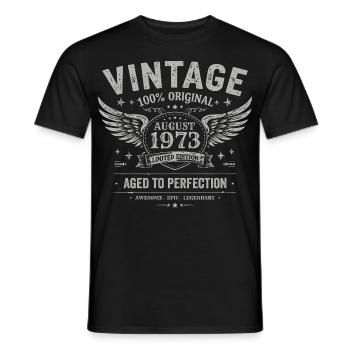 Born in August 1973, built August 1973 - August 1973 - Men's T-Shirt - black - Front - AI Model Male 178 light (178cm)