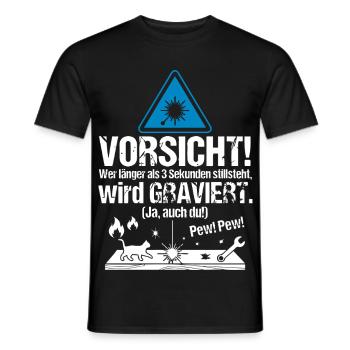 Laser_Cutter_Engraving_Shirt_Geschenk - Männer T-Shirt - Schwarz - Vorne - AI Model Male 178 light (178cm)