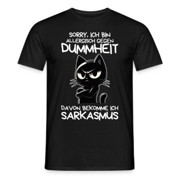 Allergisch gegen Dummheit – Katze mit Sarkasmus - Männer T-Shirt - Schwarz - Vorne - AI Model Male 178 light (178cm)