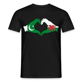 Pakistan Pays de Galles Drapeau Mains Coeur Forme - T-shirt homme - noir - Devant - AI Model Male 178 light (178cm)
