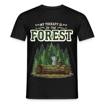 Camping Café Humor Meine Therapie ist im Wald - Männer T-Shirt - Schwarz - Vorne - AI Model Male 178 light (178cm)