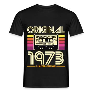 Originale Retro-Kassette von 1973 - Männer T-Shirt - Schwarz - Vorne - AI Model Male 178 light (178cm)