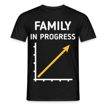 Family In Progress (Schwanger / Eltern / NEG 2C) - Männer T-Shirt - Schwarz - Vorne - AI Model Male 178 light (178cm)