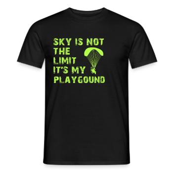 Sky Is Not The Limit It's My Playground - Männer T-Shirt - Schwarz - Vorne - AI Model Male 178 light (178cm)