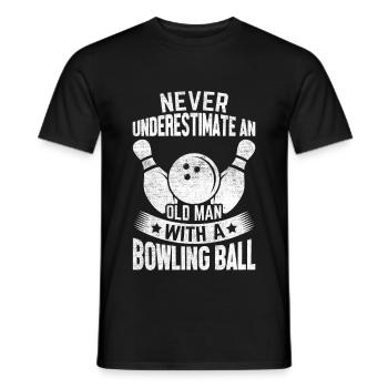 Ne sous-estimez jamais un vieil homme avec une boule de bowling - T-shirt homme - noir - Devant - AI Model Male 178 light (178cm)