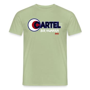 CARTEL BIR NUMARA 1995 - Männer T-Shirt - Sage - Vorne - AI Model Male 178 light (178cm)