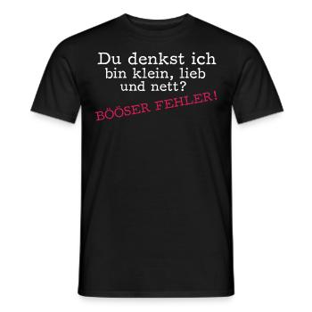 Du denkst ich bin klein, lieb und nett - Männer T-Shirt - Schwarz - Vorne - AI Model Male 178 light (178cm)
