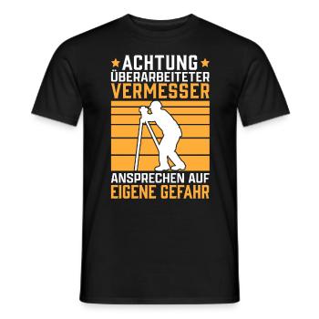 Überarbeiteter Vermessungstechniker Vermesser - Männer T-Shirt - Schwarz - Vorne - AI Model Male 178 light (178cm)