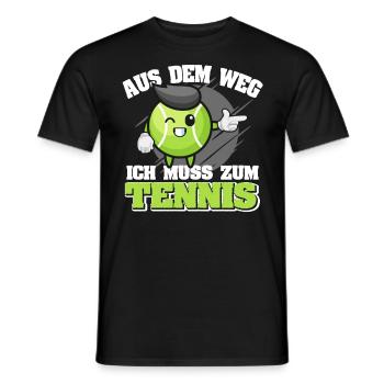 Lustiger Tennisspieler Cartoon ich muss zum Tennis - Männer T-Shirt - Schwarz - Vorne - AI Model Male 178 light (178cm)