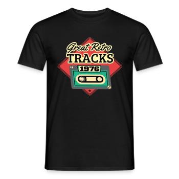 Great Retro Tracks 1976 Kassette Vintage - Männer T-Shirt - Schwarz - Vorne - AI Model Male 178 light (178cm)
