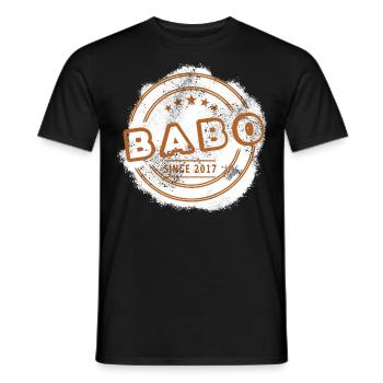 Babo Papa Vintage - Männer T-Shirt - Schwarz - Vorne - AI Model Male 178 light (178cm)