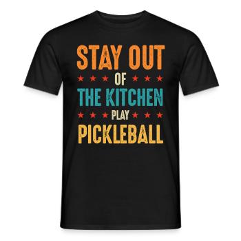 Stay Out Of The Kitchen Play Pickleball - Männer T-Shirt - Schwarz - Vorne - AI Model Male 178 light (178cm)
