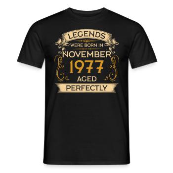 Birthday Legends est né en novembre 1977 - T-shirt homme - noir - Devant - AI Model Male 178 light (178cm)
