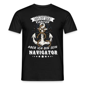 Opa ist der Kapitän, aber ich bin sein Navigator - Männer T-Shirt - Schwarz - Vorne - AI Model Male 178 light (178cm)