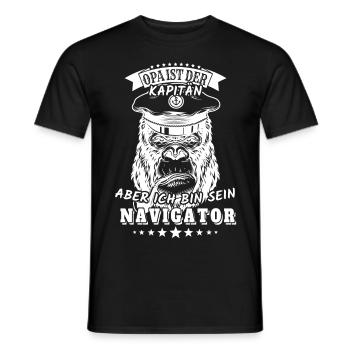 Opa ist der Kapitän, aber ich bin sein Navigator - Männer T-Shirt - Schwarz - Vorne - AI Model Male 178 light (178cm)