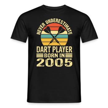 Ne jamais sous-estimer le joueur de fléchettes né en 2005 - T-shirt homme - noir - Devant - AI Model Male 178 light (178cm)