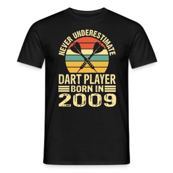 Ne jamais sous-estimer le joueur de fléchettes né en 2009 - T-shirt homme - noir - Devant - AI Model Male 178 light (178cm)